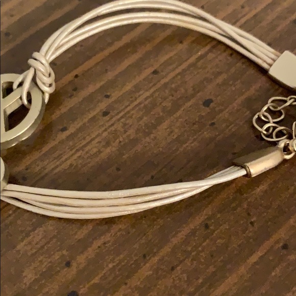 ☮️💟 Peace Sign and Heart Bracelet 💟☮️ - Picture 4 of 7